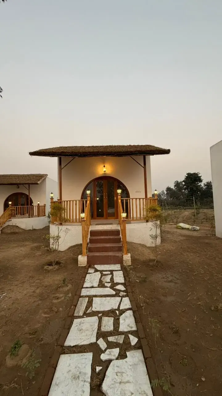 Double cottage- Owl Gallery 2